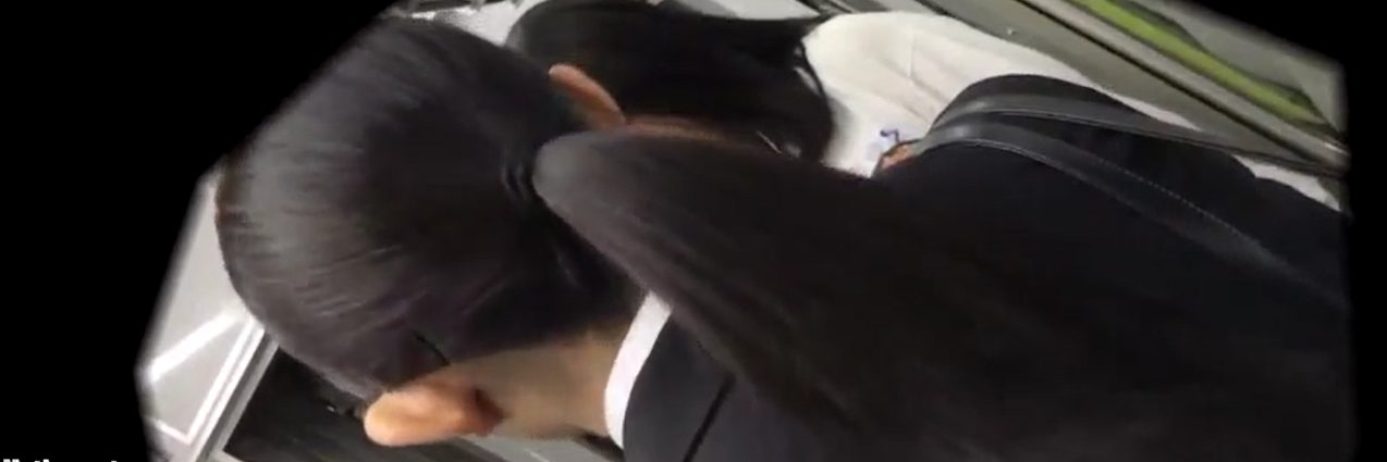 就活中宇のリクルートスーツjdちゃんが地下鉄車内で痴漢をされてしまうが抵抗むなしく感じてしまう オナニスト Kengo